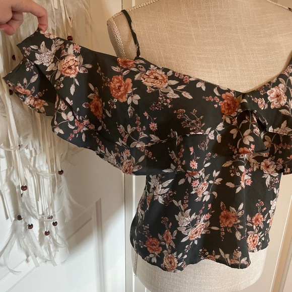 Forever 21 Off-Shoulder Floral Ruffle Crop Top with Adjustable Straps – Size S - Picture 3 of 13